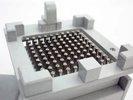 The drying head of the ELISA blow-out for drying microplates is foot switch activated and has a drying time 1 to 2 seconds.