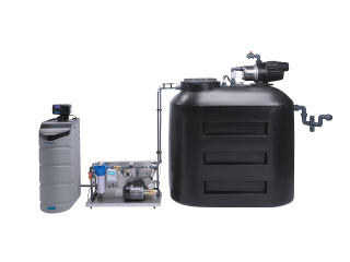 Sistema de tratamiento del agua a medida con ablandador de agua, sistema de ósmosis inversa de Lubron y tanque de compensación.