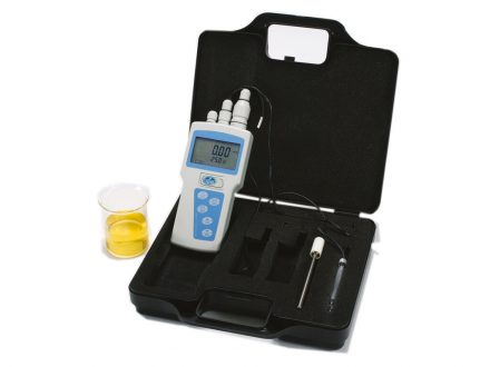 The Digital pH-meter 'pH 2003' is a portable meter and measures pH in water-based solutions. It has a range of 0 to 14pH.