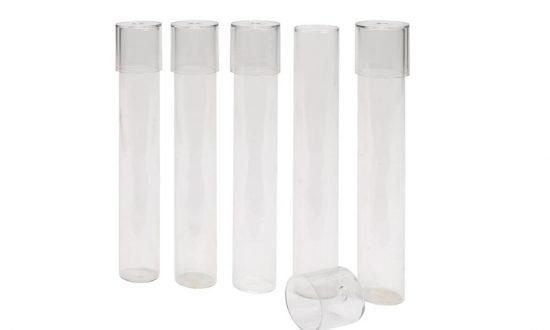 Tubos de vidrio con tapa de policarbonato y fondo plano.