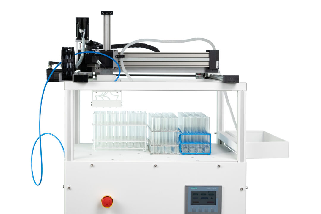 Fully automated multi-nozzle media dispenser (sterile, with gelling agents)